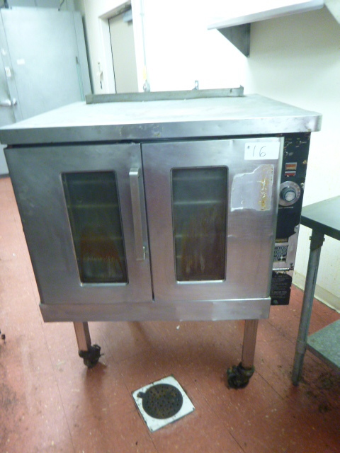 lot 16 image: Convection Oven