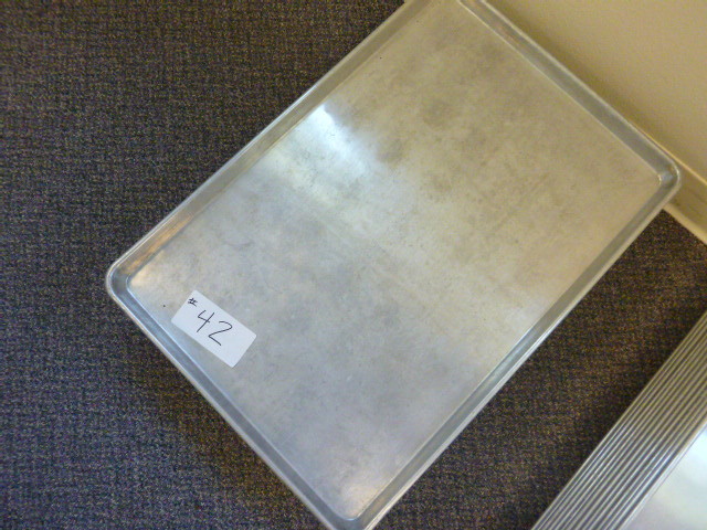 lot 42 image: 14 Full Size Sheet Pans