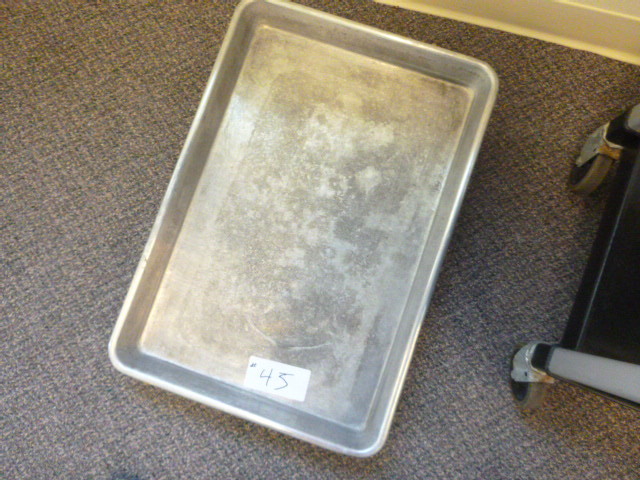lot 45 image: 4 Full Size Sheet Pans