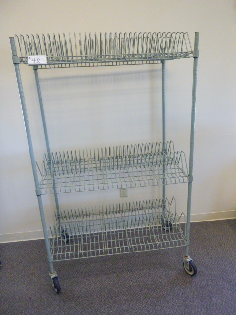 lot 48 image: Dishwashing Drying Rack on Casters