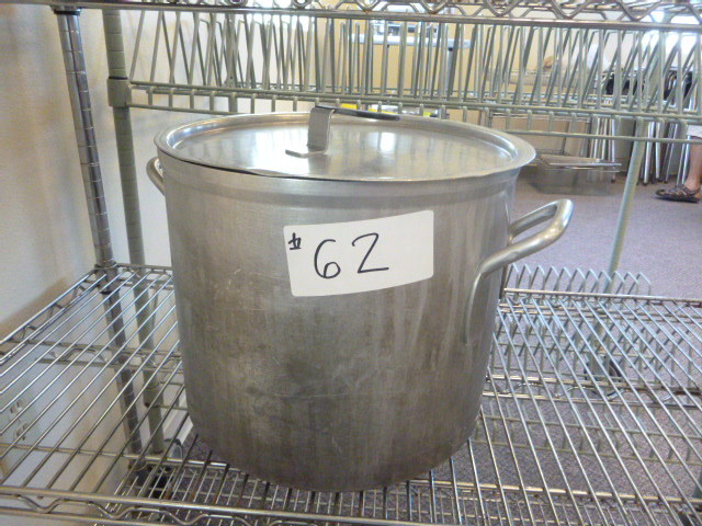 lot 62 image: Aluminum Stock Pot with Lid