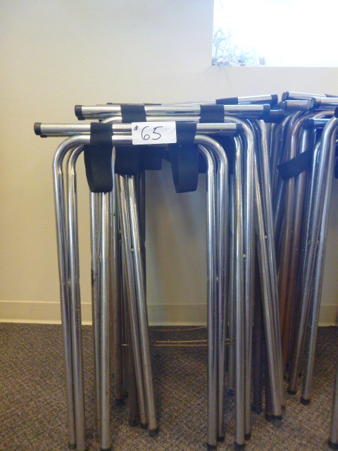 lot 65 image: 7 Metal Tray Jacks