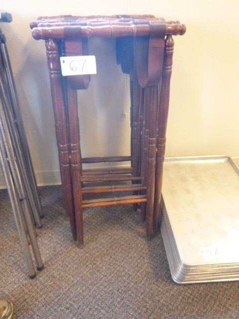 lot 67 image: 5 Wood Tray Jacks
