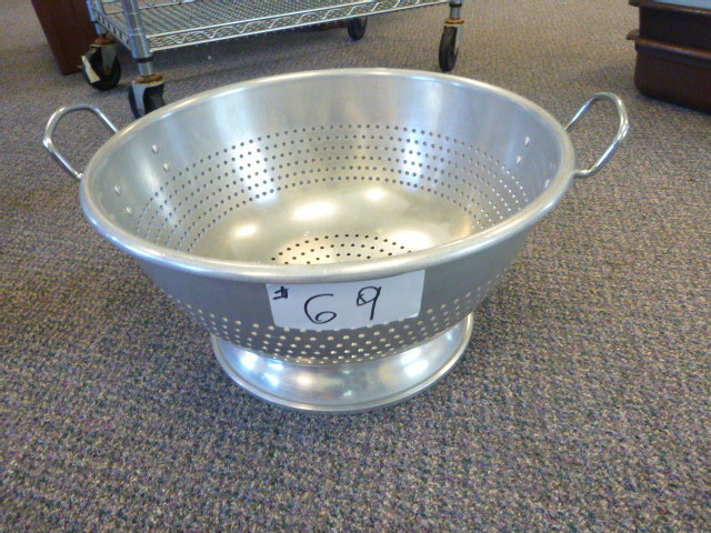 lot 69 image: Large Colander
