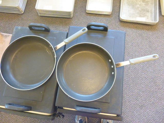 lot 73 image: 2 Bake Chef Fry Pans