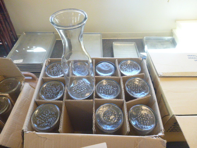lot 104 image: 12 Carafes