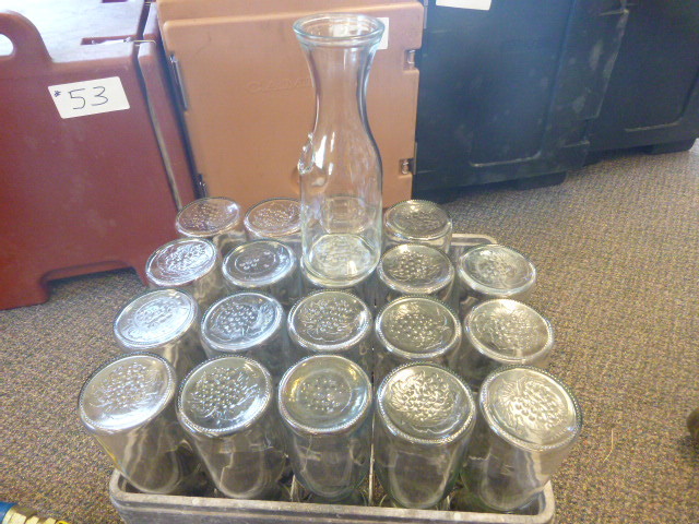 lot 106 image: 16 Carafes with Rack