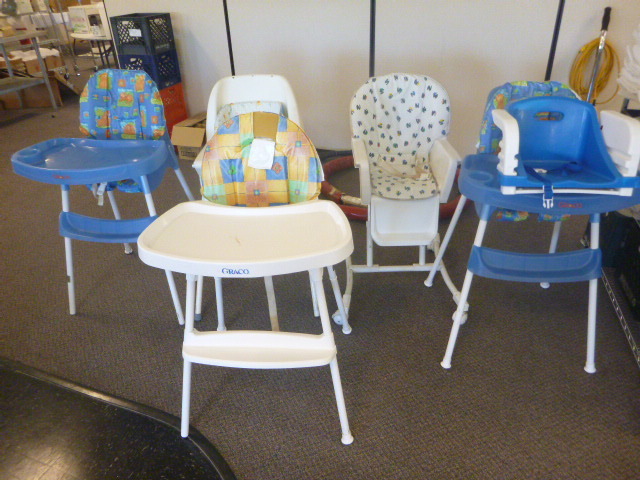 lot 118 image: 5 High Chairs and a Booster Seat