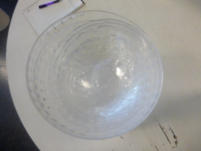 lot 187 image: 14 Plastic Salad Bowls