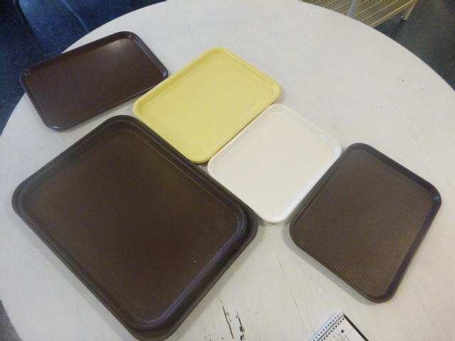 lot 193 image: 9 Miscellaneous Serving Trays