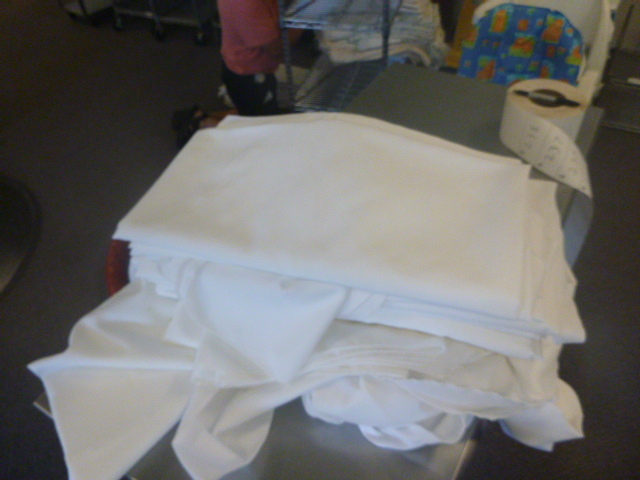 lot 208 image: 16 Round Table Cloths