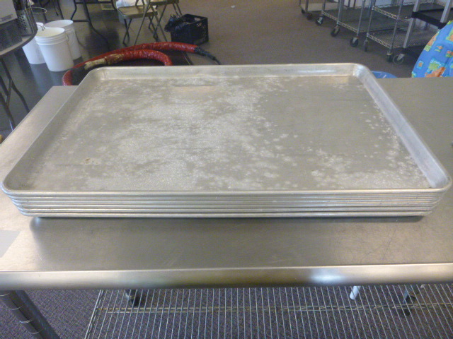 lot 230 image: 6 Full Size Sheet Pans