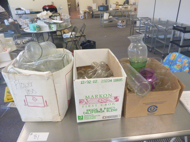 lot 231 image: 3 Boxes of Table Vases