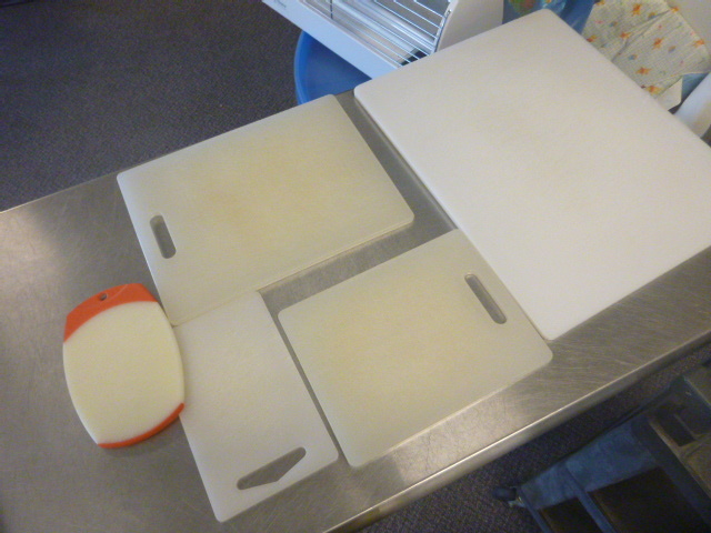 lot 264 image: 6 Miscellaneous Size Cutting Boards