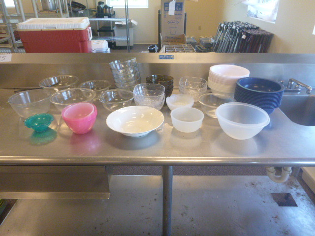 lot 278 image: Miscellaneous Bowls