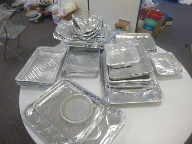 lot 295 image: Miscellaneous Foil Pans