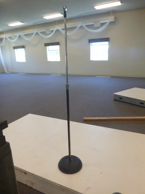 lot 323 image: Microphone Stand