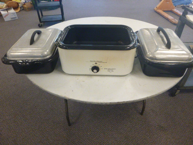lot 324 image: Hamilton Beach Electric Roaster Oven
