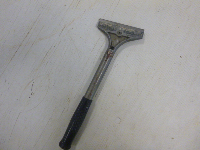 lot 352 image: Warner Grill Scrapper