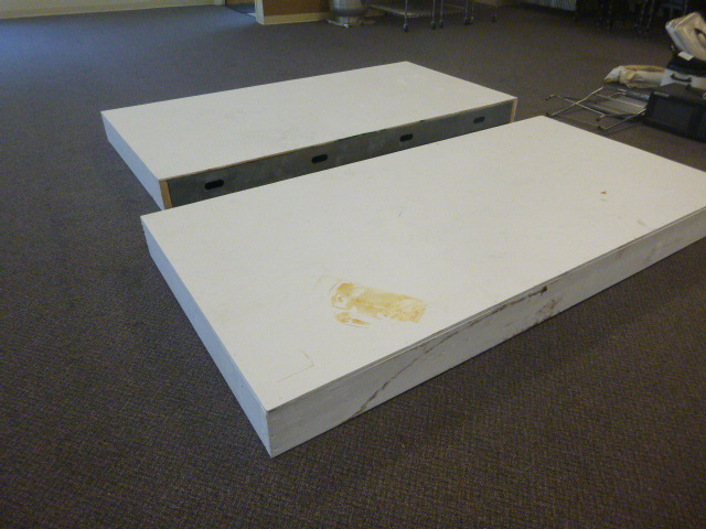 lot 354 image: 2 Stage Risers