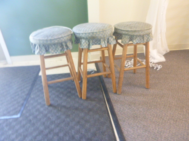 lot 361 image: 3 Stools