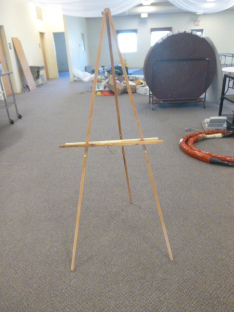 lot 372 image: Wood Easel