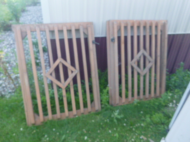 lot 378 image: 2 Wooden Gates