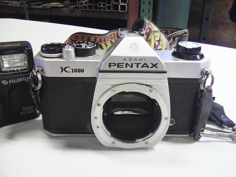 Fuji Film Discovery 312 38-120 MM Camera