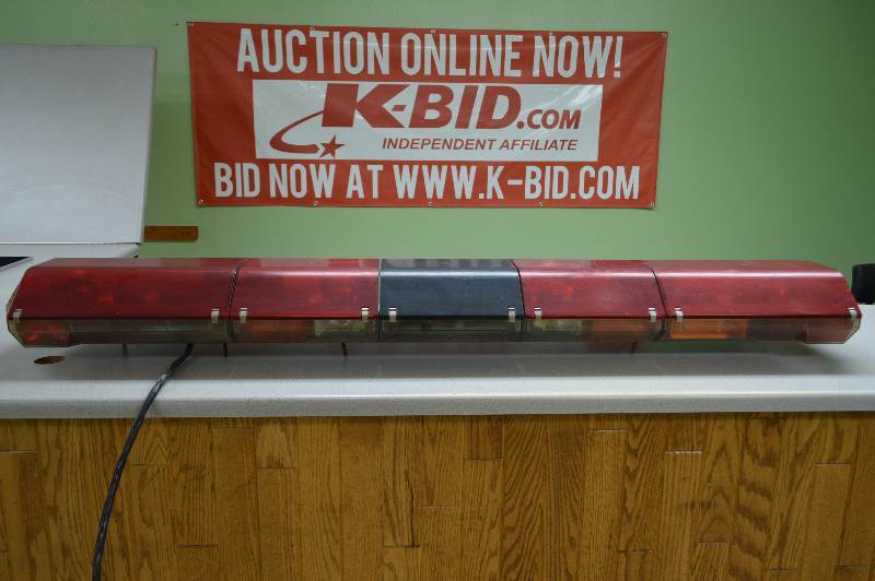 lot 6 image: Code 3 MX-7000 Light bar