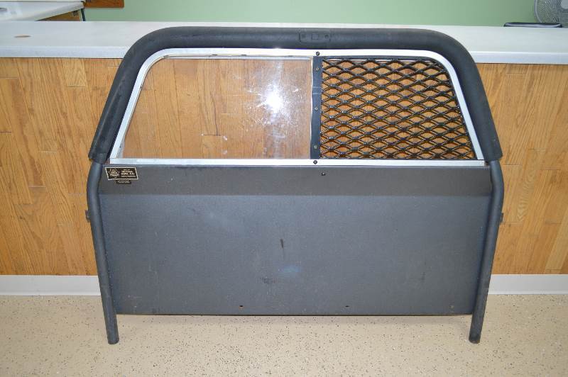 lot 12 image: Partition for sedan pd cruzer.
