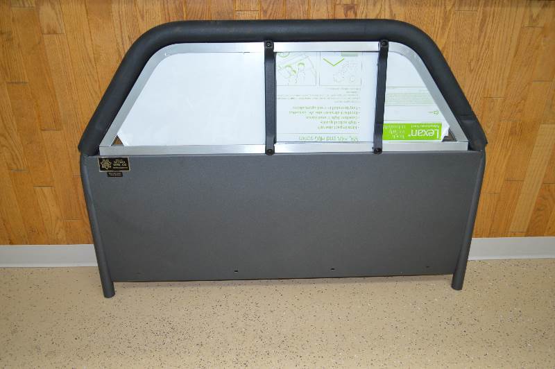 lot 14 image: Partition for sedan pd cruzer.