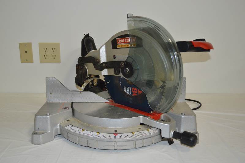 lot 20 image: Craftsman compound miter saw