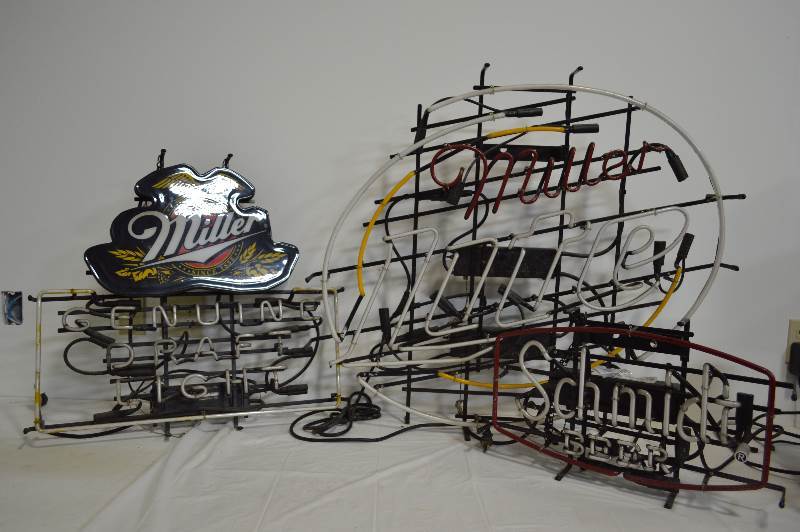 lot 36 image: Beer lights for parts or repair