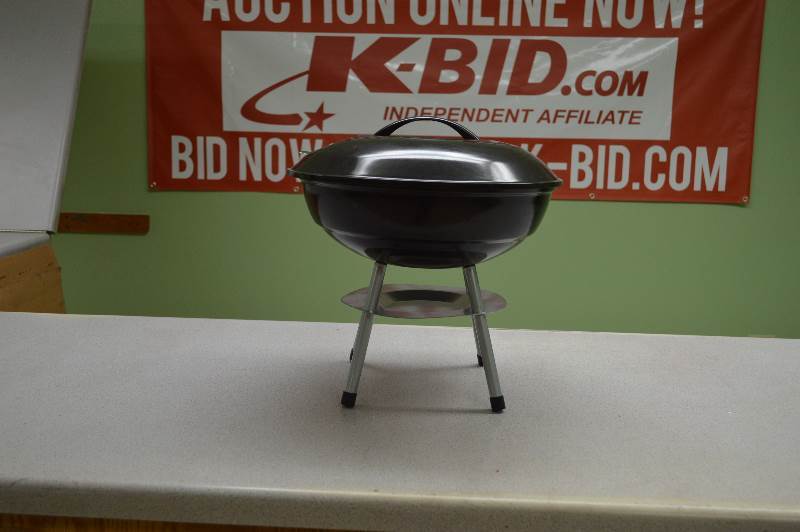 lot 42 image: Portable Grill 14
