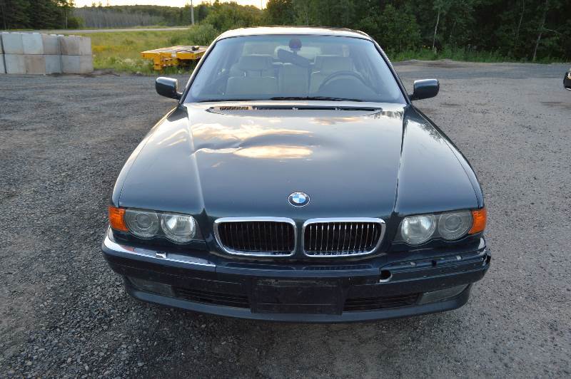 lot 41 image: 2000 BMW 740IL
