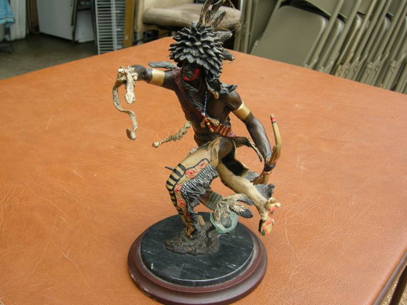 lot 26 image: Franklin Mint Native American Bronze Statue