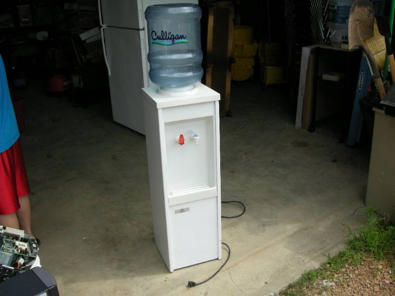 Drinking water cooler store 598g