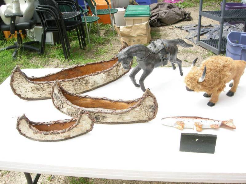 lot 77 image: Nesting Canoes and Animals