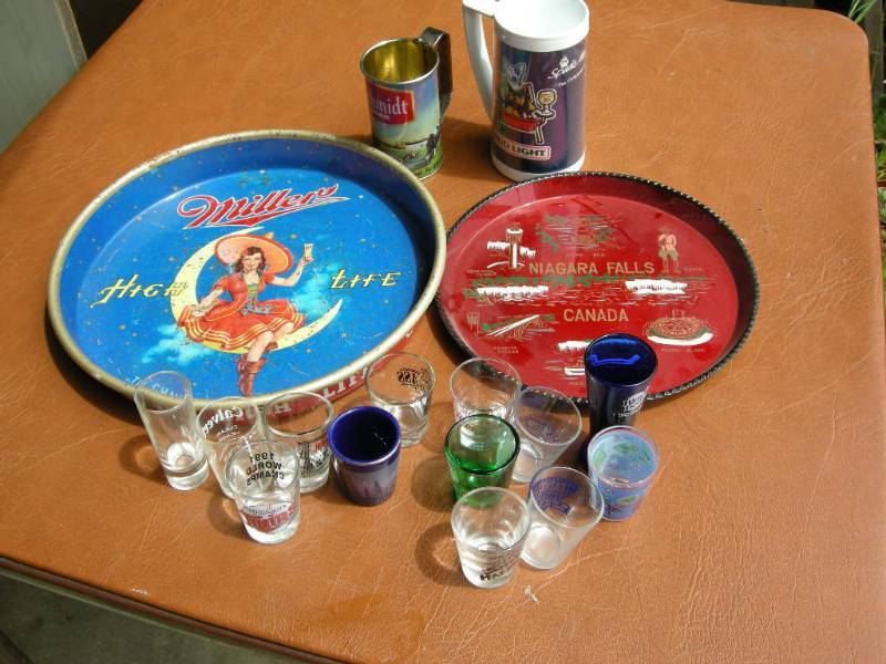 lot 78 image: Beer Collectibles