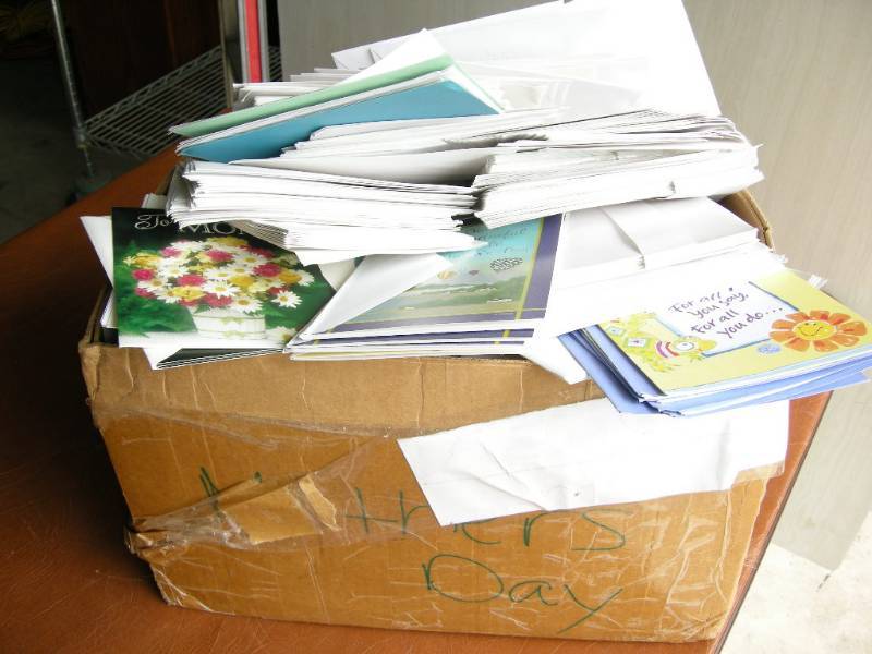 lot 80 image: Hundreds of Greeting Cards