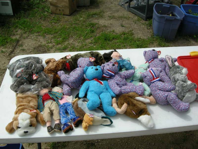 lot 86 image: Beanie Babies