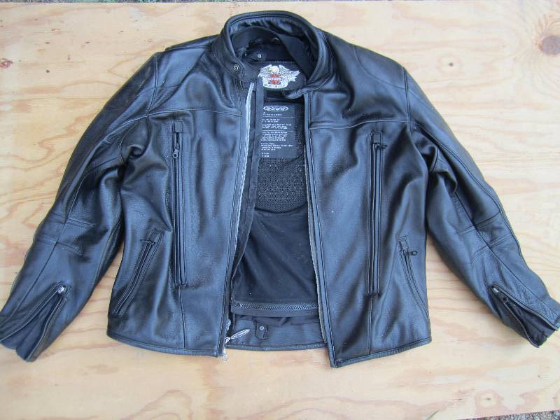 lot 2 image: Genuine Harley Davidson leather rid...