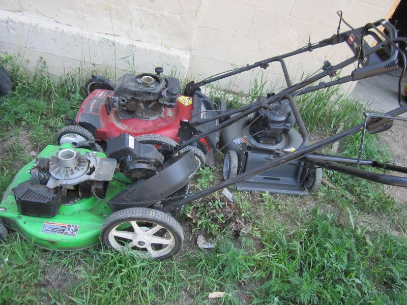 lot 10 image: Lot of 3 push mowers, all need work...