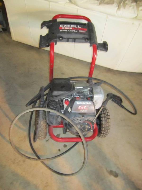 lot 19 image: Honda Excell 2600 PSI Pressure wash...