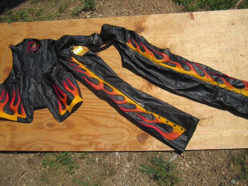 lot 28 image: Krazy Skins leather motorcycle vest...