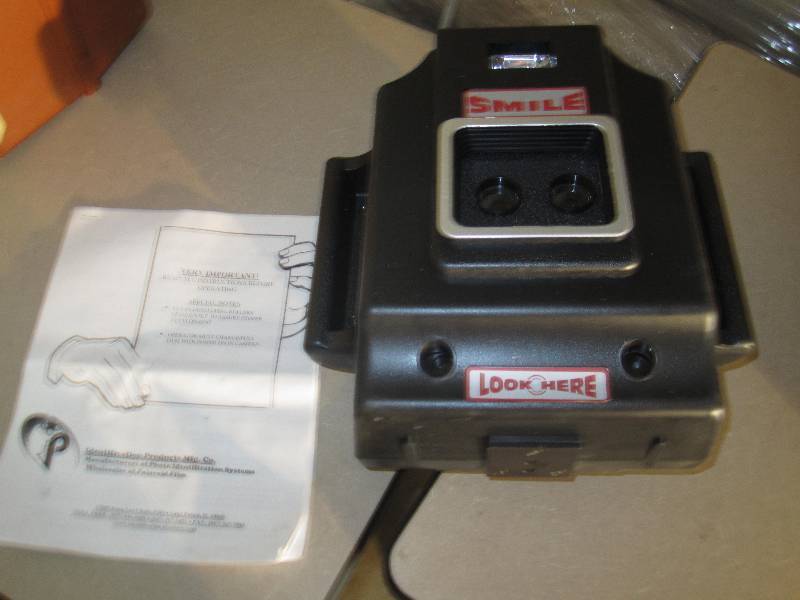 lot 60 image: Identification photo camera...