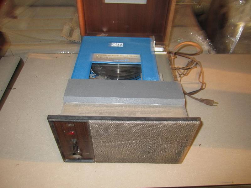 lot 63 image: 3M brand background music tape play...