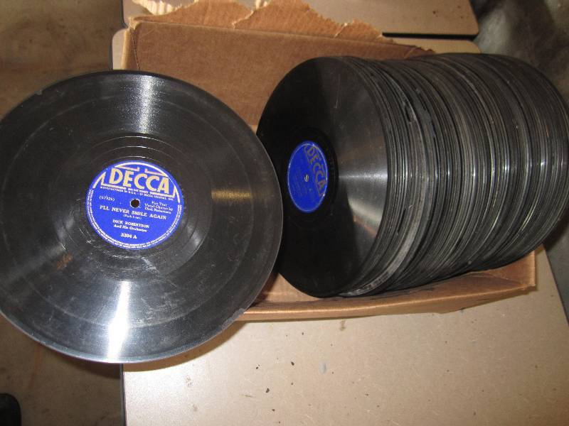 lot 79 image: Lot of vintage vinyl records...