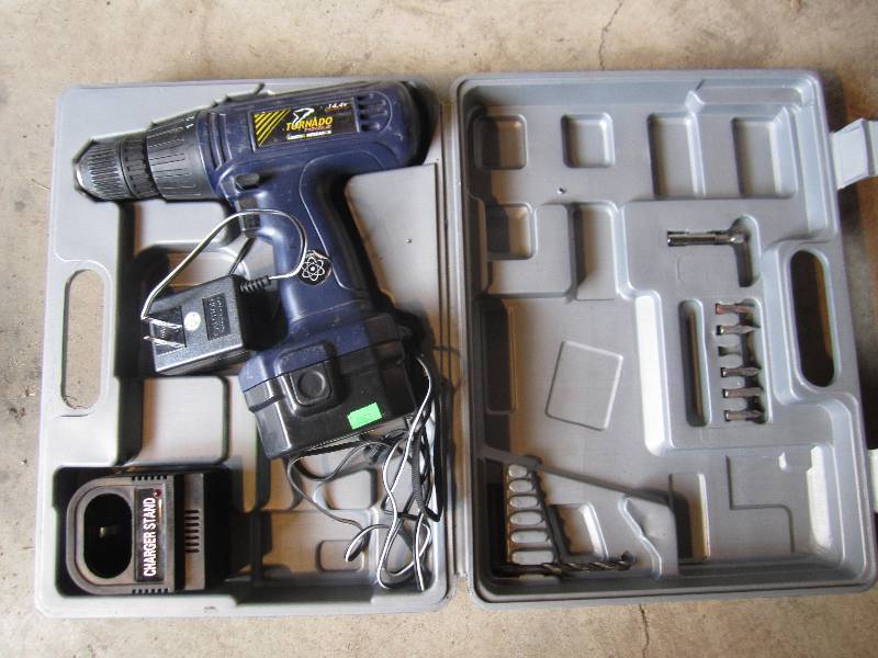 lot 86 image: Tornado cordless drill and charger...