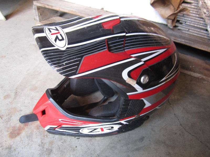lot 90 image: Z1R XS DOT Helmet...